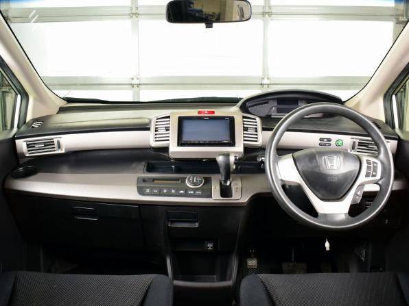 Honda Freed I Рестайлинг с пробегом 2012 года, цена 1 099 995 рублей, 146793 км, компактвэн, Автокод Объявления