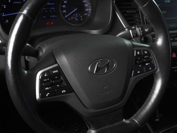 Hyundai Solaris II с пробегом 2018 года, цена 1 550 000 рублей, 97000 км, седан, Автокод Объявления