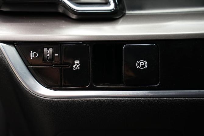 Kia Sportage V с пробегом 2022 года, цена 3 290 000 рублей, 78000 км, внедорожник, Автокод Объявления
