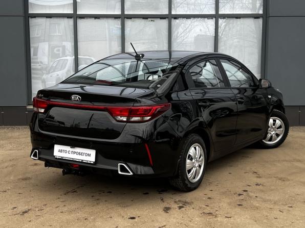 Kia Rio IV Рестайлинг с пробегом 2021 года, цена 1 325 000 рублей, 67142 км, седан, Автокод Объявления
