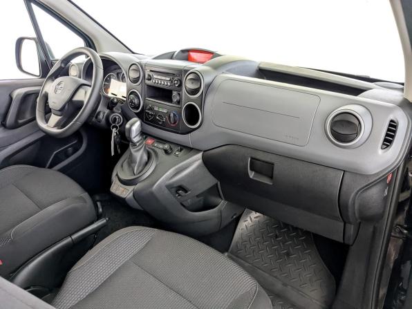 Opel Combo PCMA с пробегом 2021 года, цена 2 110 000 рублей, 48701 км, компактвэн, Автокод Объявления