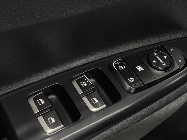 Kia Rio IV Рестайлинг с пробегом 2020 года, цена 995 000 рублей, 145000 км, седан, Автокод Объявления