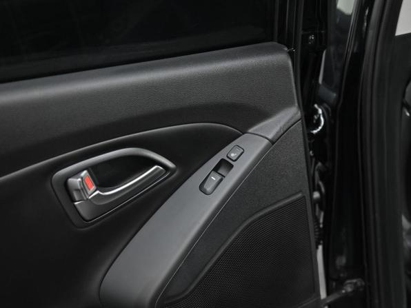 Hyundai ix35 I Рестайлинг с пробегом 2014 года, цена 935 000 рублей, 125141 км, внедорожник, Автокод Объявления