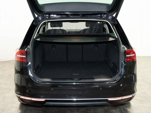 Volkswagen Passat B8 с пробегом 2017 года, цена 1 690 000 рублей, 162850 км, универсал, Автокод Объявления