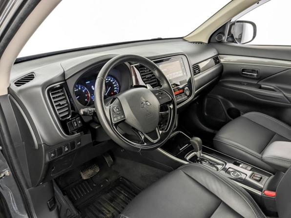 Mitsubishi Outlander III Рестайлинг 3 с пробегом 2019 года, цена 2 850 000 рублей, 48759 км, внедорожник, Автокод Объявления