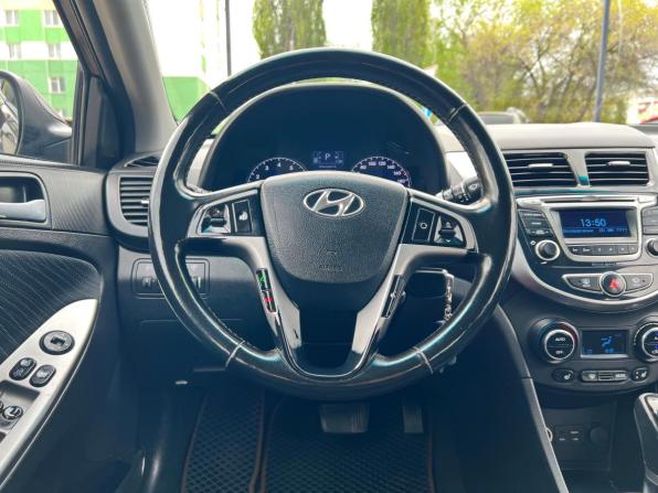 Hyundai Solaris I Рестайлинг с пробегом 2015 года, цена 890 000 рублей, 259925 км, седан, Автокод Объявления