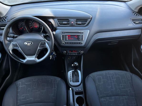 Kia Rio III Рестайлинг с пробегом 2015 года, цена 950 000 рублей, 165000 км, седан, Автокод Объявления