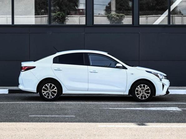 Kia Rio IV Рестайлинг с пробегом 2020 года, цена 1 534 000 рублей, 99678 км, седан, Автокод Объявления