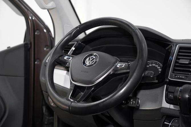 Volkswagen Multivan T6 с пробегом 2015 года, цена 3 449 000 рублей, 149000 км, минивэн, Автокод Объявления
