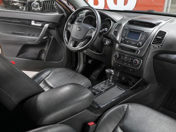 Kia Sorento II Рестайлинг с пробегом 2018 года, цена 2 049 000 рублей, 160252 км, внедорожник, Автокод Объявления