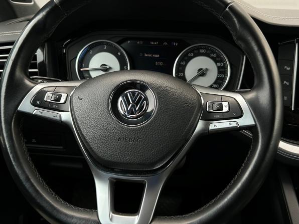 Volkswagen Touareg III с пробегом 2019 года, цена 3 109 700 рублей, 341364 км, внедорожник, Автокод Объявления