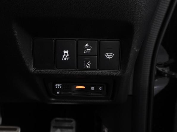 Honda Stepwgn V Рестайлинг с пробегом 2017 года, цена 2 544 000 рублей, 101256 км, минивэн, Автокод Объявления