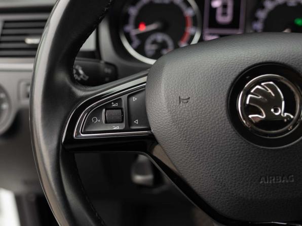 Skoda Rapid I Рестайлинг с пробегом 2018 года, цена 1 040 000 рублей, 124539 км, лифтбек, Автокод Объявления