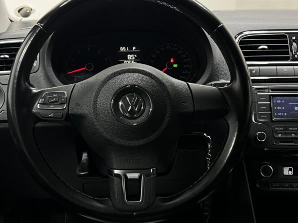 Volkswagen Polo V с пробегом 2014 года, цена 1 030 000 рублей, 107281 км, седан, Автокод Объявления