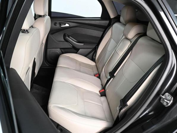 Ford Focus III Рестайлинг с пробегом 2015 года, цена 935 000 рублей, 245794 км, хэтчбек, Автокод Объявления