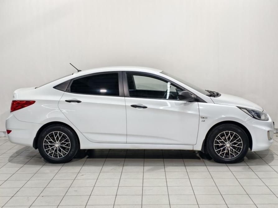 Hyundai Solaris I Курск  - изображение 4