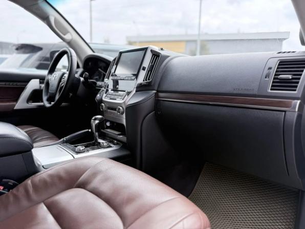 Toyota Land Cruiser 200 Series Рестайлинг 2 с пробегом 2016 года, цена 5 249 000 рублей, 303953 км, внедорожник, Автокод Объявления