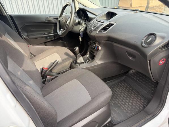 Ford Fiesta Mk6 Рестайлинг с пробегом 2015 года, цена 675 000 рублей, 135100 км, седан, Автокод Объявления