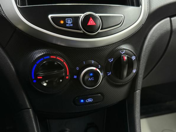 Hyundai Solaris I с пробегом 2011 года, цена 699 000 рублей, 244571 км, седан, Автокод Объявления