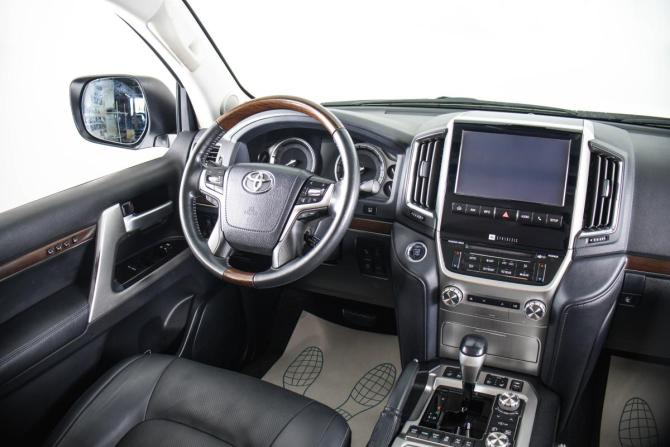 Toyota Land Cruiser 200 Series Рестайлинг 2 с пробегом 2017 года, цена 7 300 000 рублей, 117526 км, внедорожник, Автокод Объявления