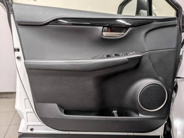 Lexus NX I с пробегом 2015 года, цена 2 490 000 рублей, 92726 км, внедорожник, Автокод Объявления