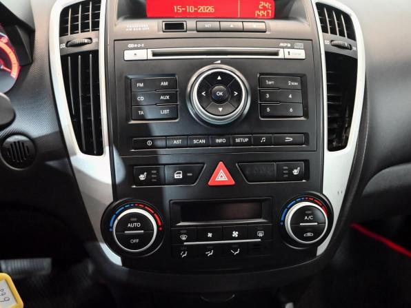 Kia Ceed I Рестайлинг с пробегом 2010 года, цена 750 000 рублей, 217853 км, хэтчбек, Автокод Объявления