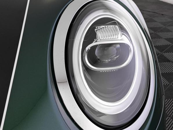 Mini Hatch III (F55/F56) Рестайлинг с пробегом 2019 года, цена 2 520 000 рублей, 86114 км, хэтчбек, Автокод Объявления