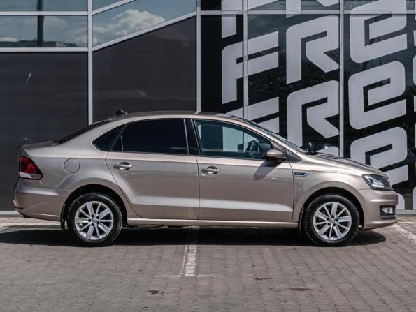 Volkswagen Polo V Рестайлинг с пробегом 2017 года, цена 1 370 000 рублей, 95564 км, седан, Автокод Объявления