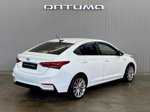 Hyundai Solaris II с пробегом 2018 года, цена 1 297 000 рублей, 101656 км, седан, Автокод Объявления