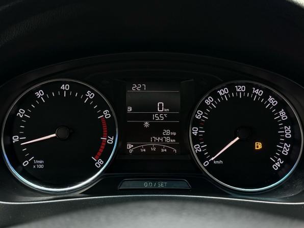 Skoda Rapid I с пробегом 2016 года, цена 919 000 рублей, 174800 км, лифтбек, Автокод Объявления