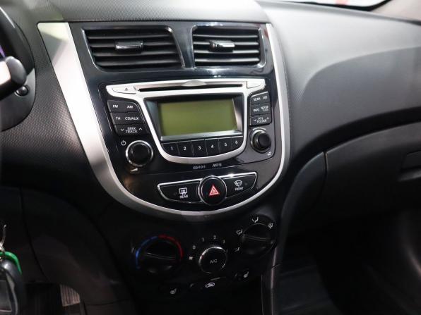 Hyundai Solaris I с пробегом 2013 года, цена 730 000 рублей, 194433 км, седан, Автокод Объявления