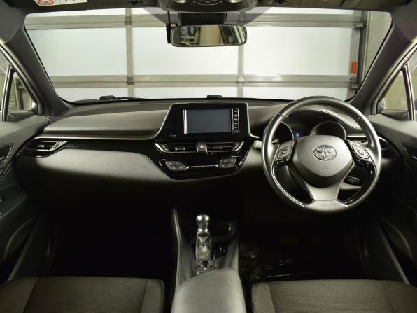 Toyota C-HR I с пробегом 2018 года, цена 2 099 999 рублей, 144761 км, внедорожник, Автокод Объявления