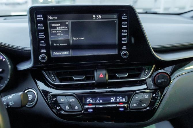 Toyota C-HR I Рестайлинг с пробегом 2020 года, цена 2 615 000 рублей, 42000 км, внедорожник, Автокод Объявления