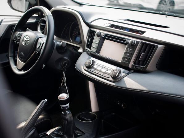 Toyota RAV4 IV (XA40) с пробегом 2013 года, цена 1 800 000 рублей, 249285 км, внедорожник, Автокод Объявления