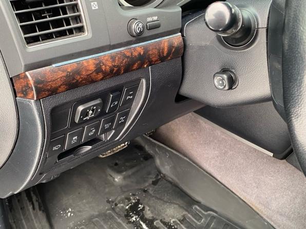 Toyota Land Cruiser 200 Series Рестайлинг 1 с пробегом 2013 года, цена 3 250 000 рублей, 358329 км, внедорожник, Автокод Объявления