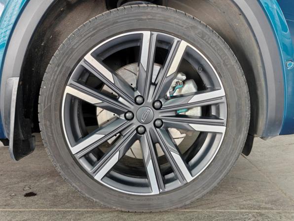 Geely Monjaro I с пробегом 2023 года, цена 2 530 000 рублей, 141637 км, внедорожник, Автокод Объявления