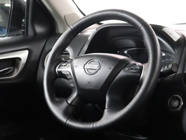 Nissan Pathfinder IV с пробегом 2015 года, цена 1 799 000 рублей, 189972 км, внедорожник, Автокод Объявления