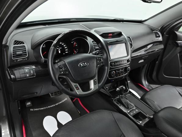 Kia Sorento II Рестайлинг с пробегом 2015 года, цена 1 749 000 рублей, 215000 км, внедорожник, Автокод Объявления