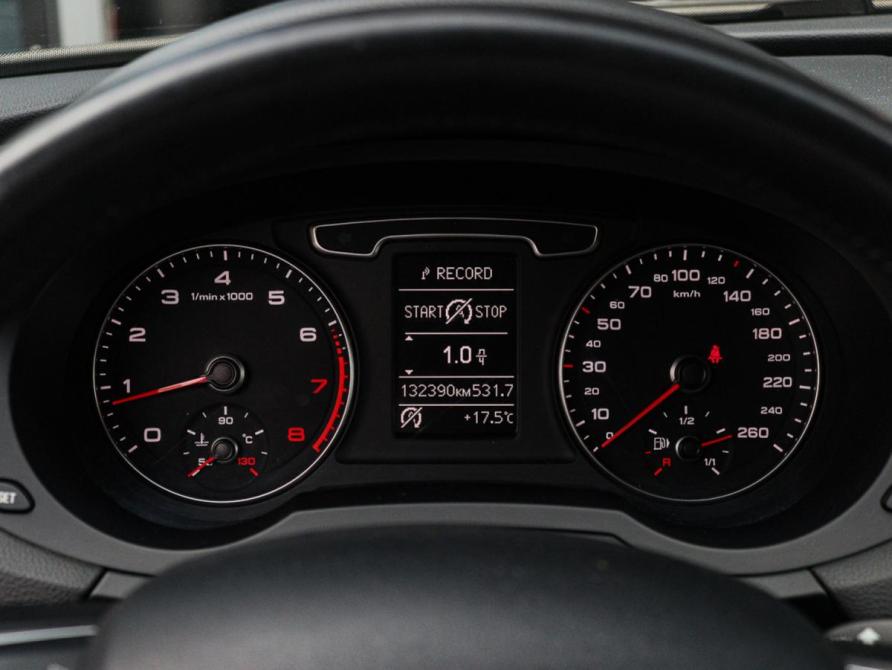 Audi Q3 I (8U) Москва  - изображение 15