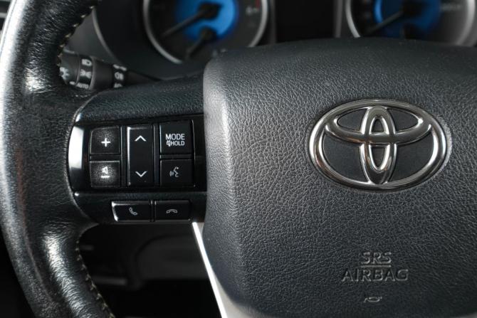 Toyota Hilux VIII с пробегом 2018 года, цена 2 749 000 рублей, 372000 км, offers.body_type.unknown, Автокод Объявления