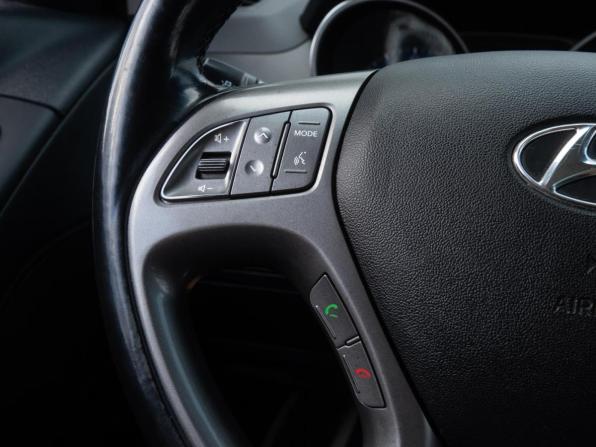 Hyundai ix35 I Рестайлинг с пробегом 2015 года, цена 1 560 000 рублей, 130499 км, внедорожник, Автокод Объявления
