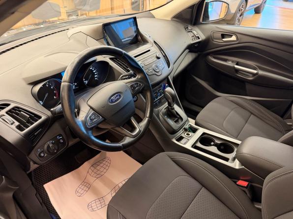 Ford Kuga II Рестайлинг с пробегом 2017 года, цена 1 590 000 рублей, 124000 км, внедорожник, Автокод Объявления