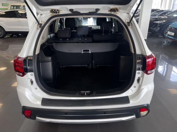 Mitsubishi Outlander III Рестайлинг 2 с пробегом 2015 года, цена 1 695 000 рублей, 180327 км, внедорожник, Автокод Объявления