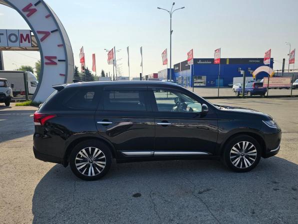 Mitsubishi Outlander III Рестайлинг 3 с пробегом 2020 года, цена 2 349 995 рублей, 122441 км, внедорожник, Автокод Объявления