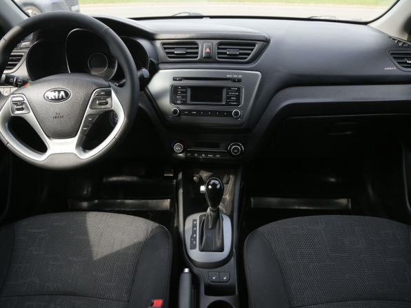 Kia Rio III Рестайлинг с пробегом 2017 года, цена 1 077 000 рублей, 135275 км, седан, Автокод Объявления
