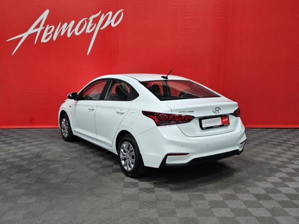 Hyundai Solaris II с пробегом 2017 года, цена 1 049 000 рублей, 147481 км, седан, Автокод Объявления