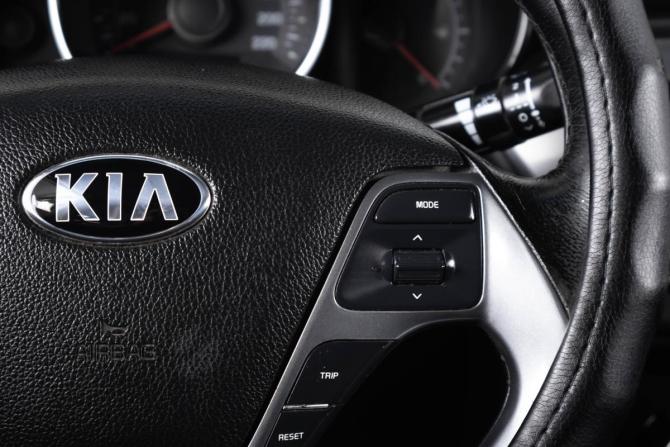 Kia Rio III Рестайлинг с пробегом 2017 года, цена 669 000 рублей, 180000 км, седан, Автокод Объявления