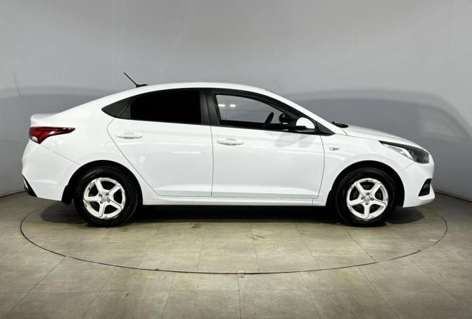 Hyundai Solaris II с пробегом 2018 года, цена 1 415 000 рублей, 91587 км, седан, Автокод Объявления