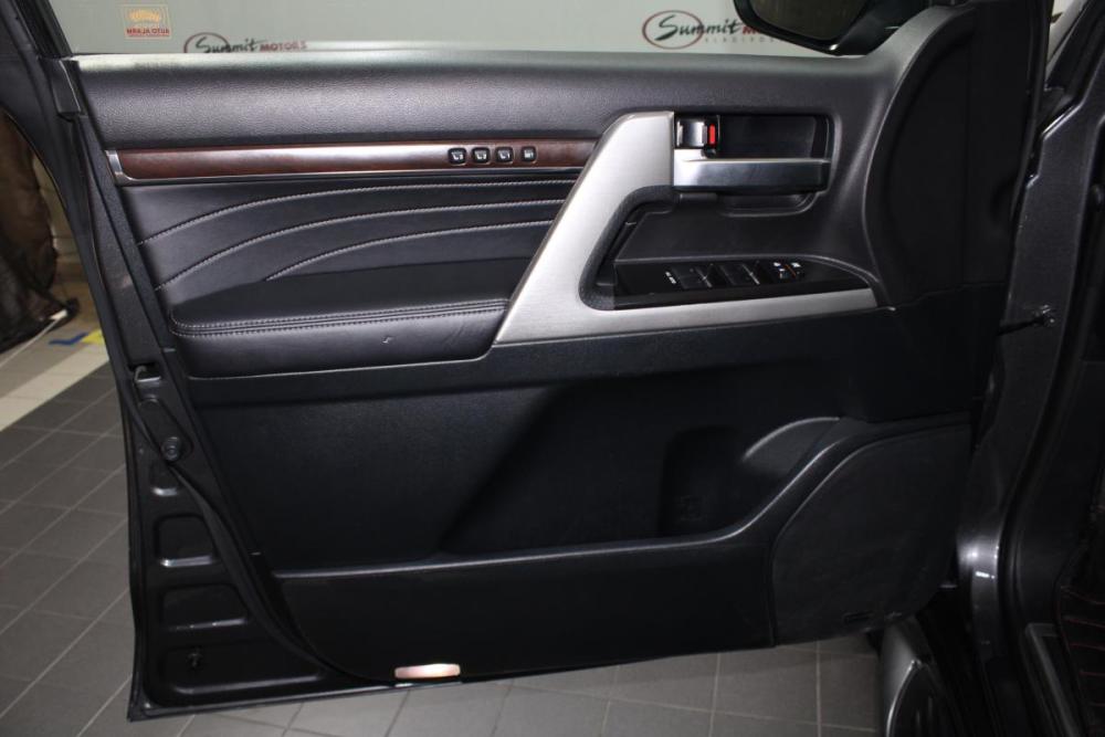 Toyota Land Cruiser 200 Series Рестайлинг 2 Владивосток  - изображение 19