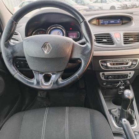 Renault Fluence I Рестайлинг с пробегом 2014 года, цена 630 000 рублей, 165761 км, седан, Автокод Объявления
